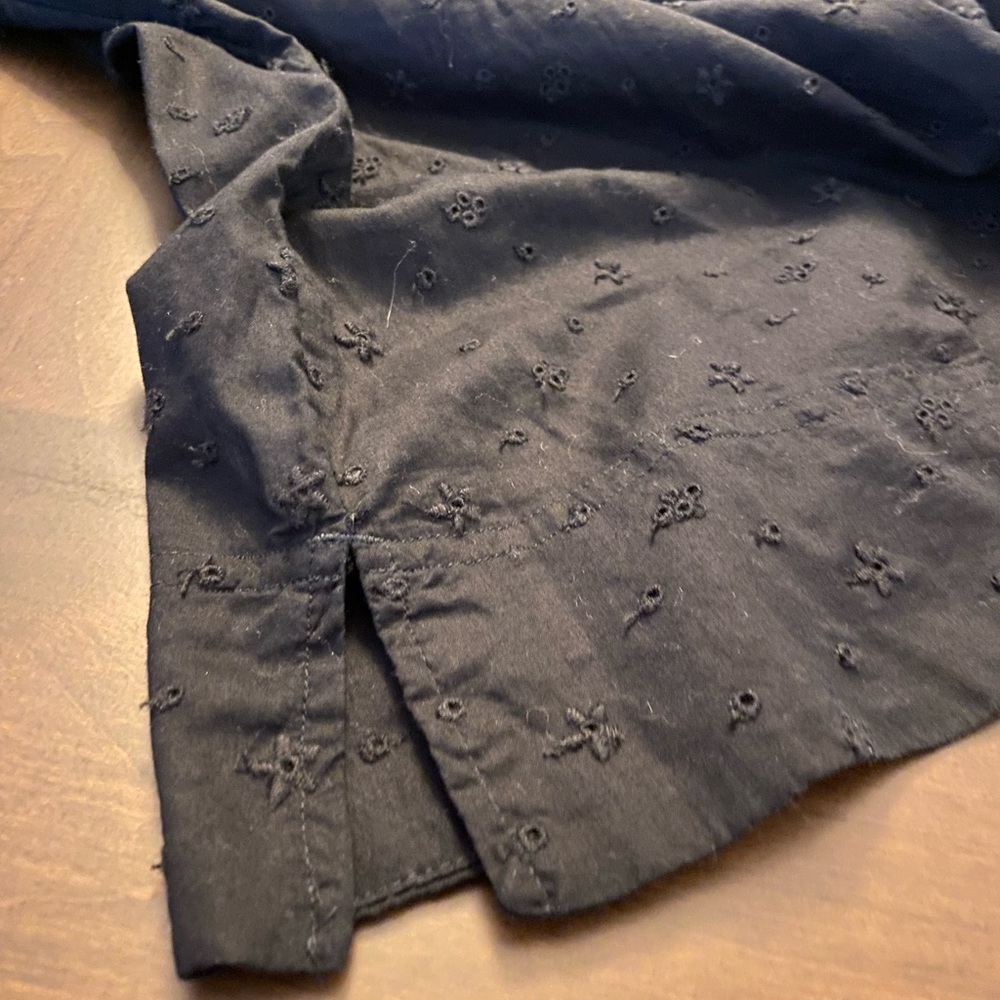 J. Crew Cotton Eyelet Popover Blouse. Large - Picture 6 of 8
